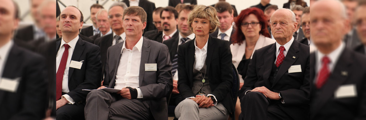Feierliche Überraschung in der „Villa Hahn“ Feierliche Überraschung in der „Villa Hahn“